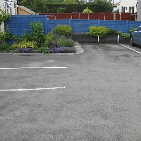 Penryn Guest House, Ensuite Rooms, Free Parking And Free Wifi Стратфорд на Ейвън Екстериор снимка