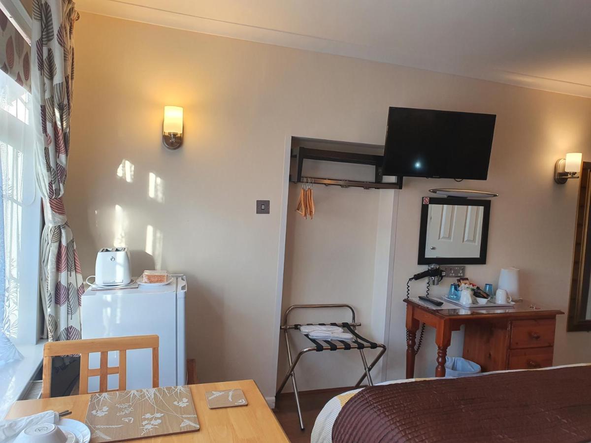 Penryn Guest House, Ensuite Rooms, Free Parking And Free Wifi Стратфорд на Ейвън Екстериор снимка