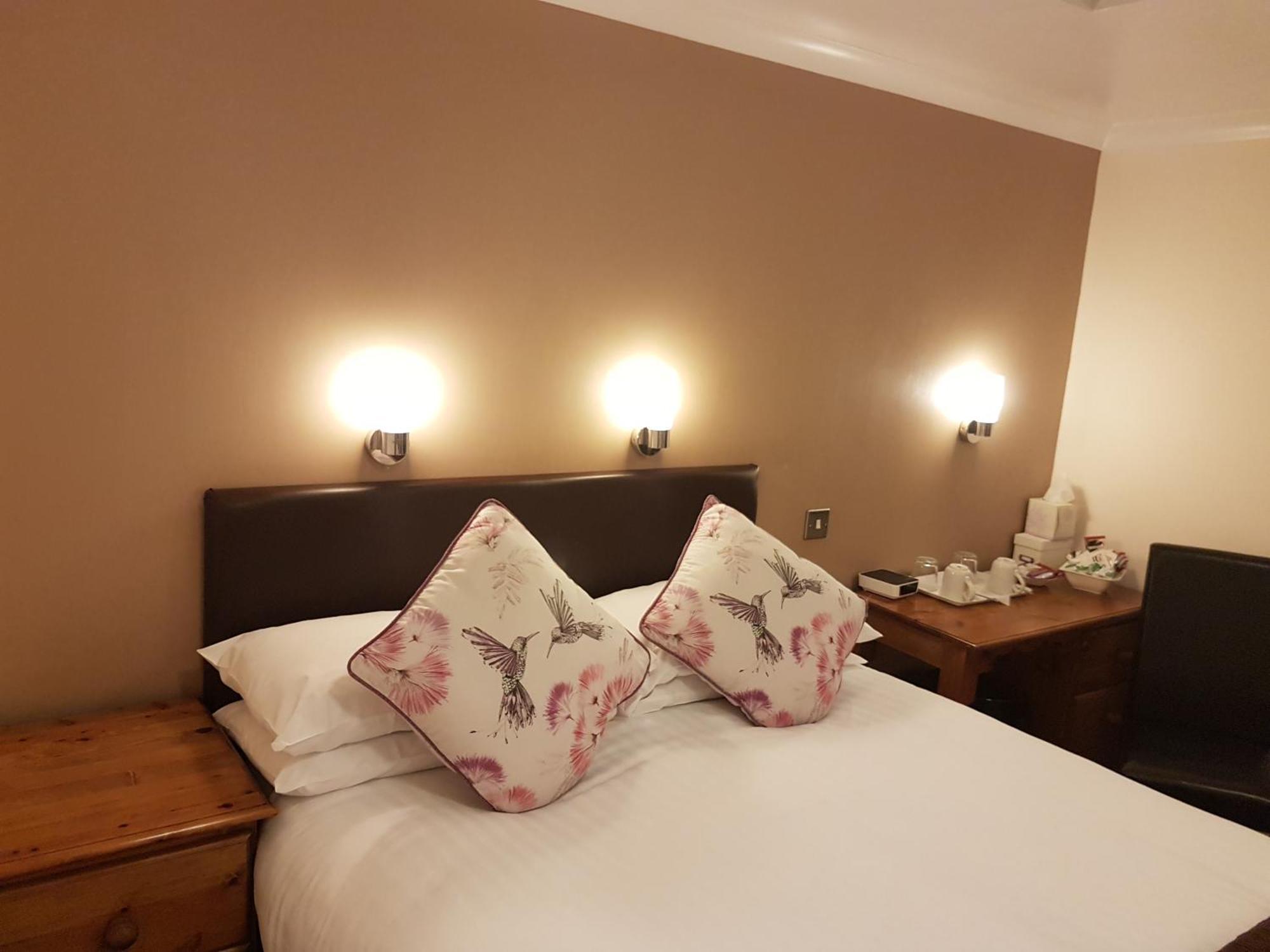 Penryn Guest House, Ensuite Rooms, Free Parking And Free Wifi Стратфорд на Ейвън Екстериор снимка