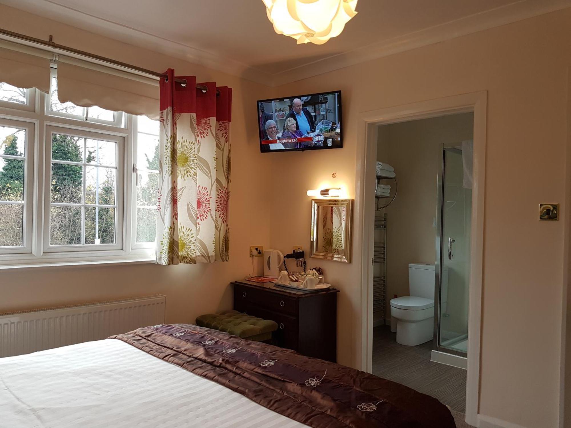 Penryn Guest House, Ensuite Rooms, Free Parking And Free Wifi Стратфорд на Ейвън Екстериор снимка