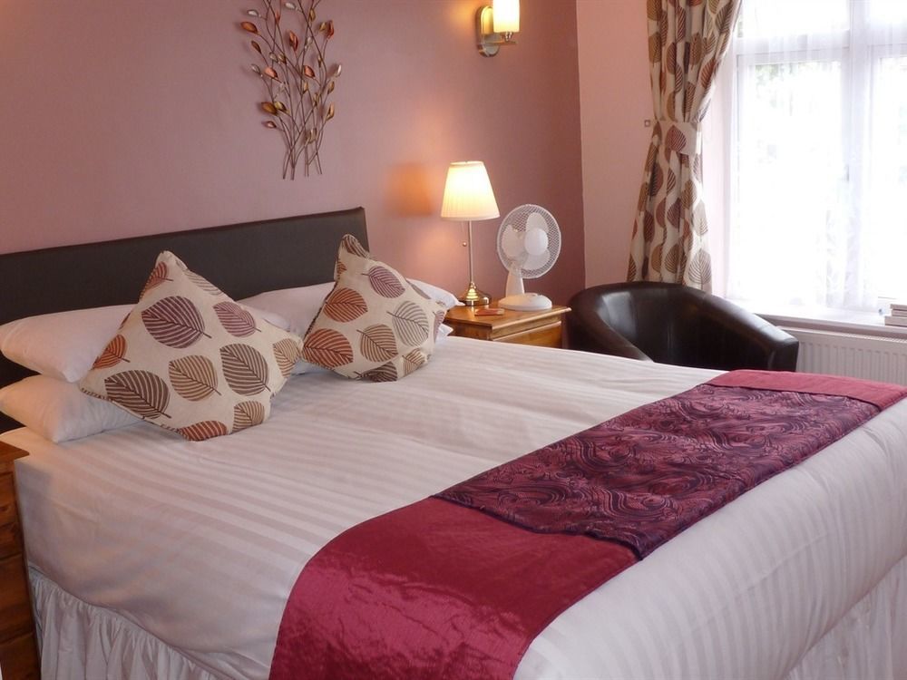 Penryn Guest House, Ensuite Rooms, Free Parking And Free Wifi Стратфорд на Ейвън Екстериор снимка