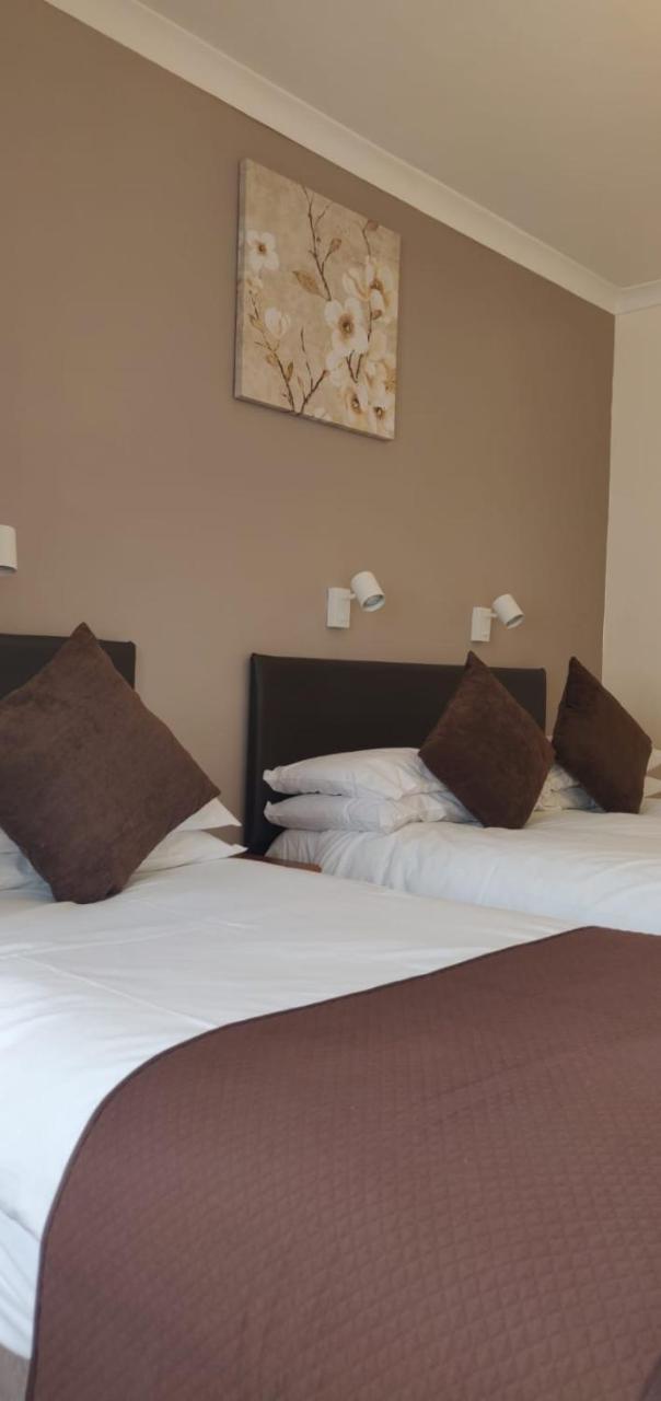 Penryn Guest House, Ensuite Rooms, Free Parking And Free Wifi Стратфорд на Ейвън Екстериор снимка
